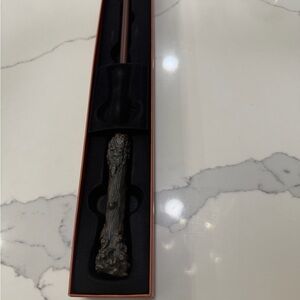 Wizarding World of Harry Potter Wand Universal Studio/HP Robe available
